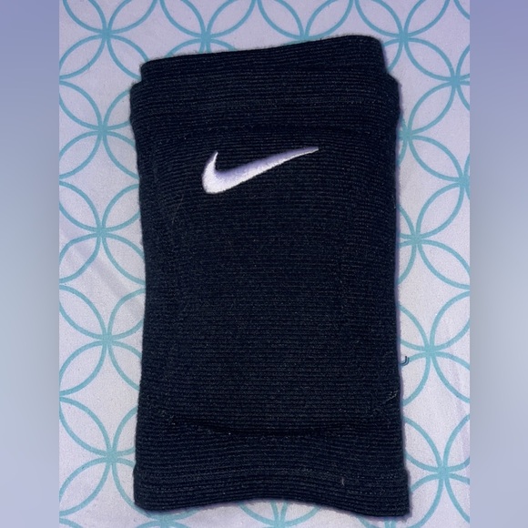 NIKE volleyball knee pads - Picture 2 of 3
